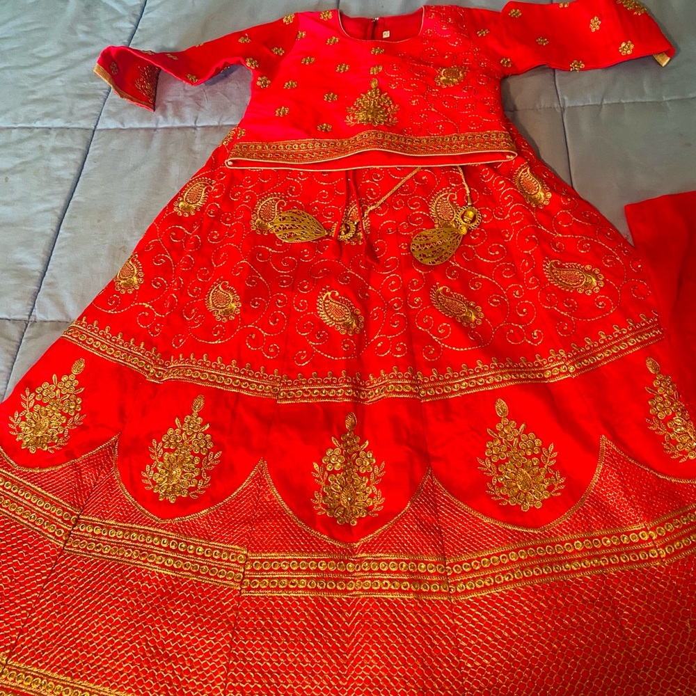 Pink Indian girls skirt and top, fits a 8-10 year old girl